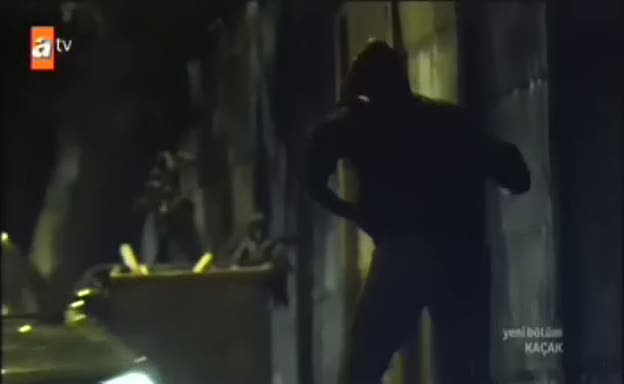 Kaçak'ta nefes kesen kavga sahnesi