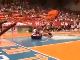 Basketbolda böyle kaza görülmemişti