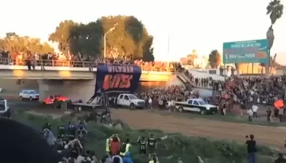 Havada yan takla attı