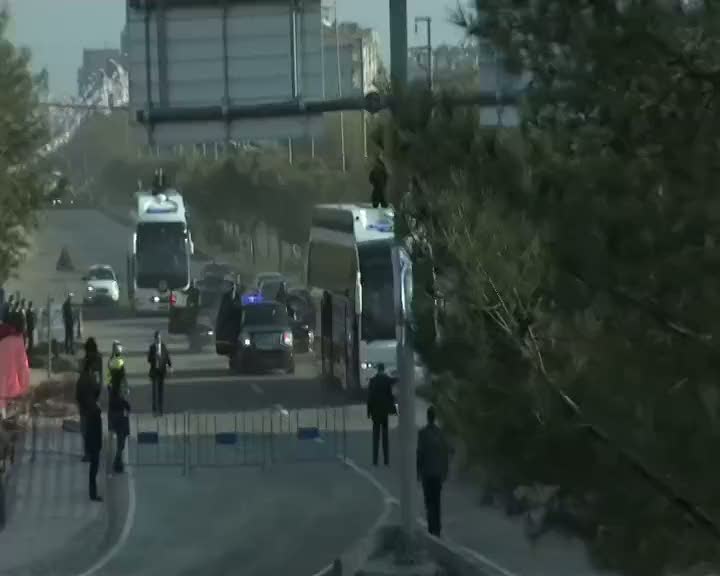 Başbakan Erdoğan, Barzani ile halkı selamladı