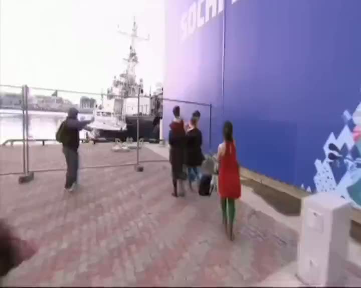 Pussy Riot üyelerine kırbaçlı müdahale