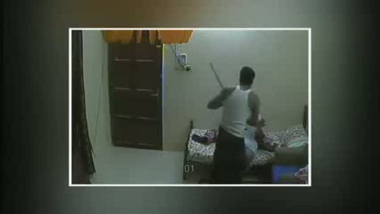 Bakıcı yaşlı adamı böyle dövdü