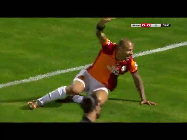 Melo'nun penaltı beklediği o pozisyon