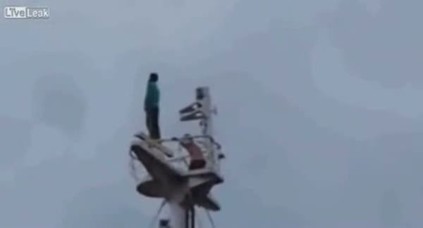 Gemi direğinde intihar girişimi