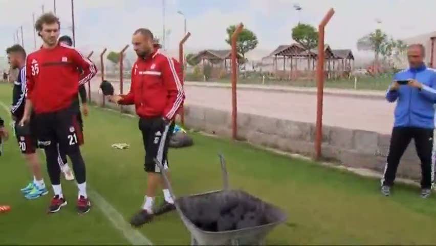 Roberto Carlos takımıyla Soma'yı böyle andı