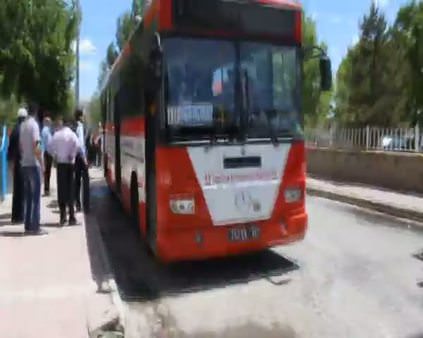 Erzurum'da şoförler otobüslerini yaktı