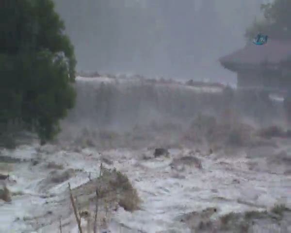 Zonguldak'ta sel meydana geldi