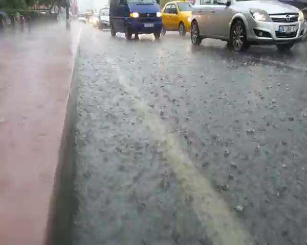 İstanbul yağmura teslim oldu