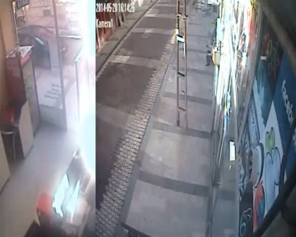 Bıçaklı cinayet güvenlik kamerasında