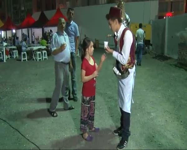 Bayrampaşalılar eski cezaevinde namaz kılıyor