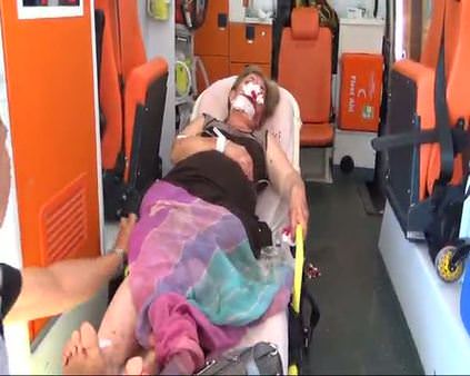 Turistleri taşıyan otobüs kaza yaptı