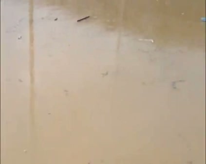 Başakşehir'de yağmur yolu böyle kapattı