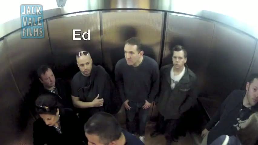 Asansörde yellenince!