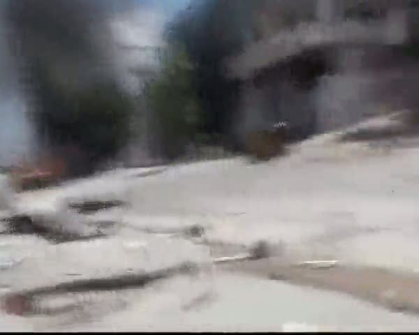 Gazzeli anne vurulan oğlunu böyle kurtardı