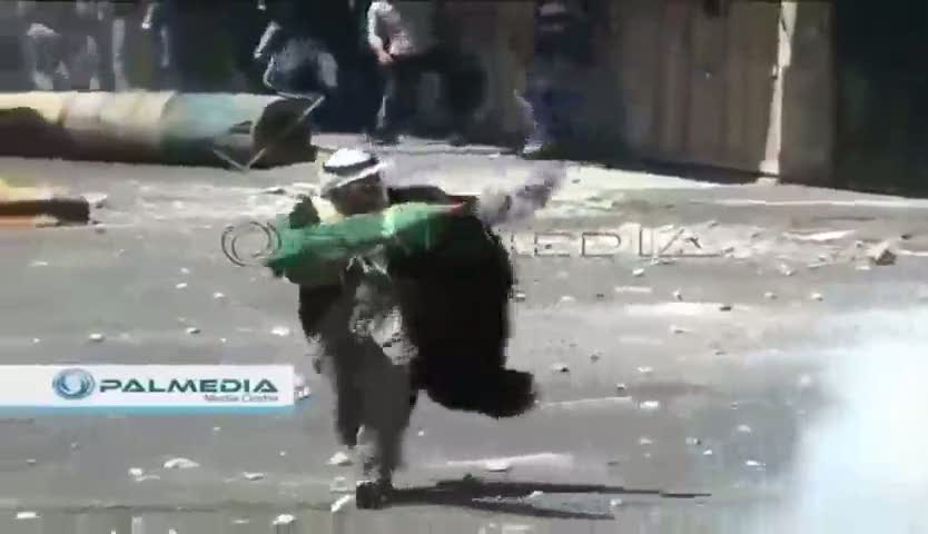 Karton roketle İsrail askerine meydan okudu