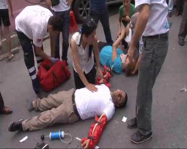 Minibüs gecekonduya daldı!