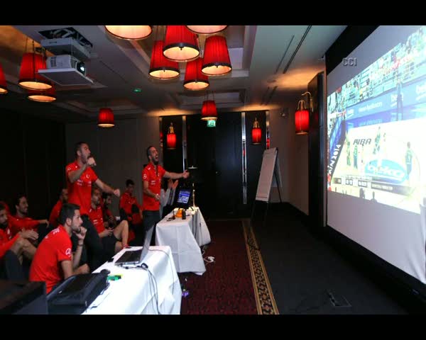 Milli Takım'dan 12 Dev Adam'a destek