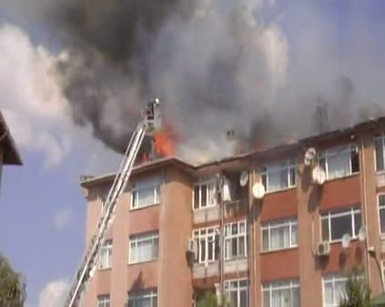Tuzla'da korkutan yangın