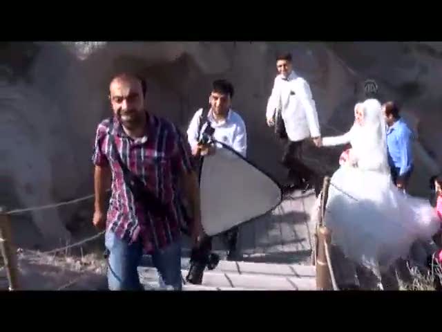 179 metre yükseklikte evlendiler