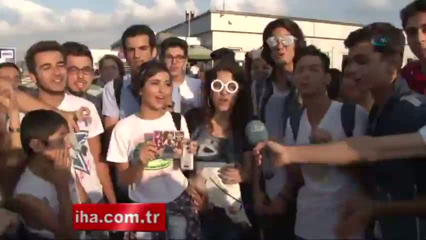 Havalimanında Lady Gaga izdihamı