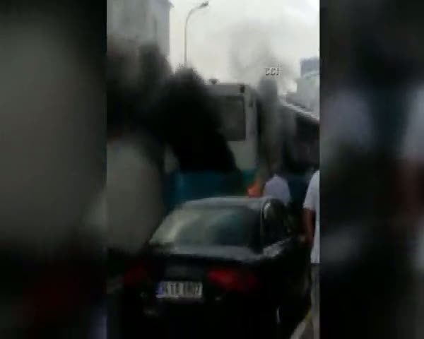 Yolcu dolu otobüs alev alev yandı