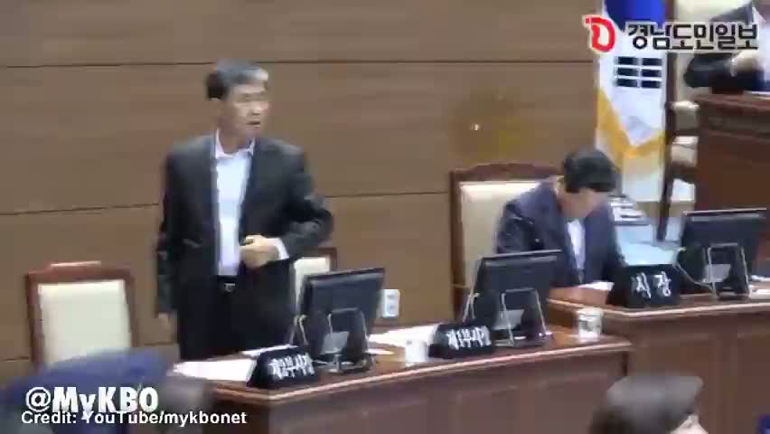 Belediye başkanına yumurtalı saldırı