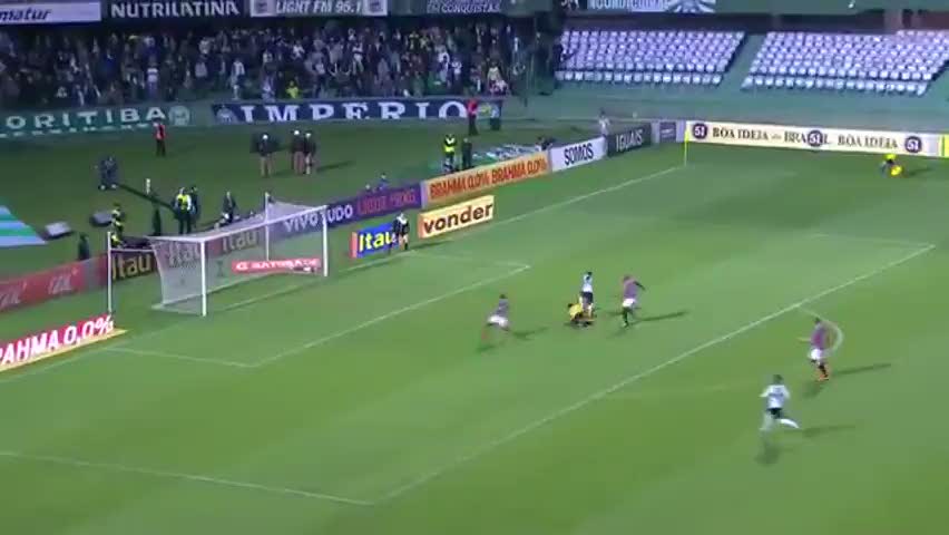 Golü attı, çukura düştü