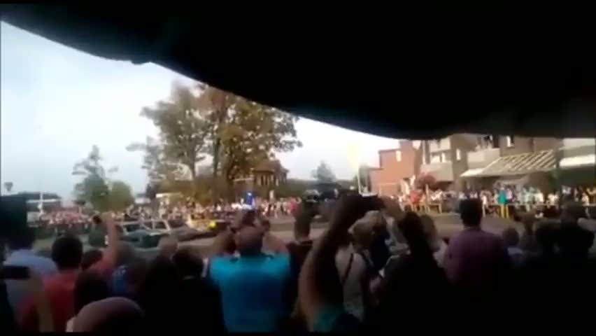 'Canavar kamyon' izleyicileri ezdi