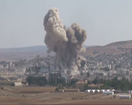 Koalisyon uçakları Kobani merkezini vurdu