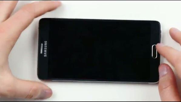 Samsung Galaxy Note 4 de büküldü