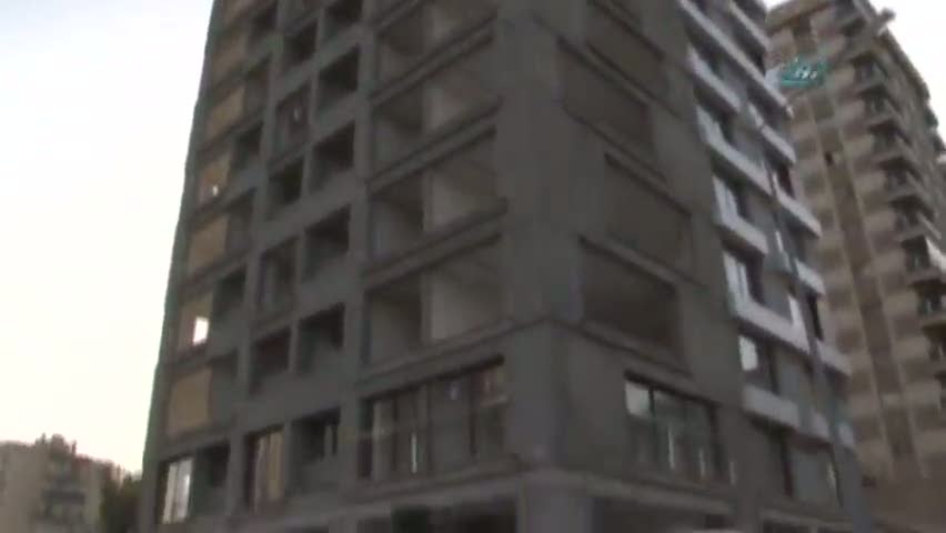 Bir asansör faciası daha: 4 işçi yere çakıldı