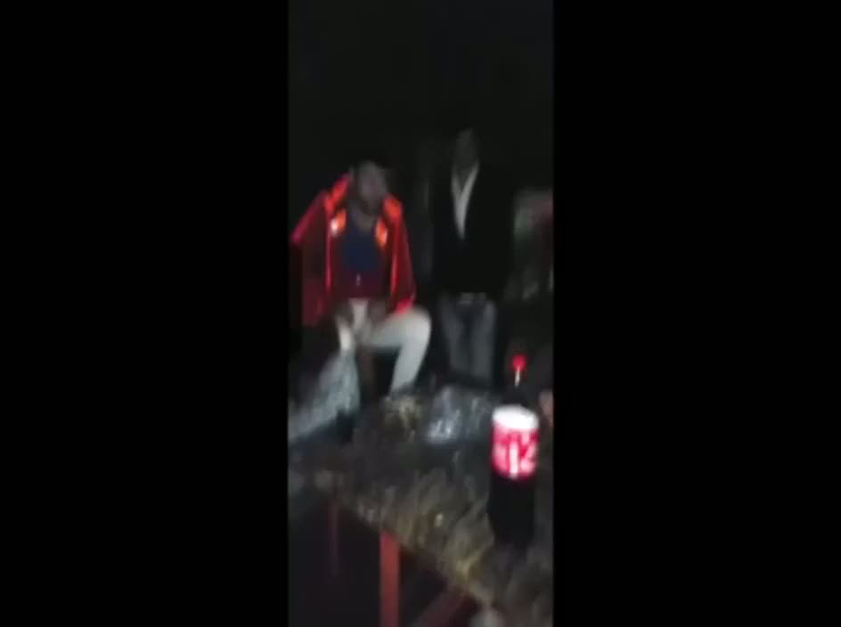 Dakikalarca dövüp kayda aldılar