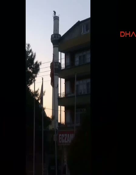 Minare yıkımı görenleri korkuttu