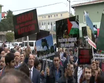 Mescid-i Aksa Camii önünde protesto