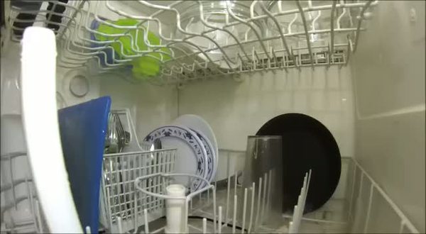 Bulaşık makinesi bulaşıkları nasıl yıkar