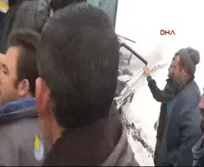 Nevşehir'de öğretmenleri taşıyan araçla otobüs çarpıştı