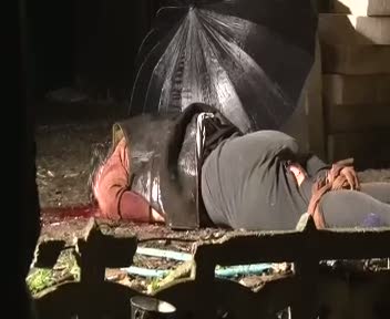 Annesini öldürdü kardeşlerini yaraladı