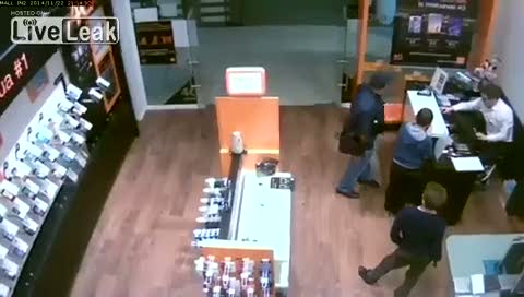 Romanya'daki depremin görüntüleri ortaya çıktı