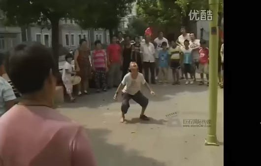 Çinli çocuktan inanılmaz şov