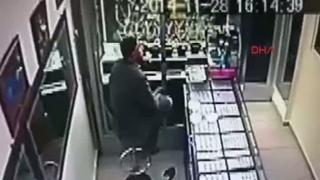 Diyarbakır'da kuyumcuda soyguncu dehşeti