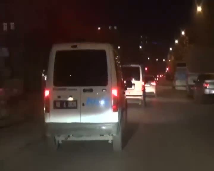 Polisin kovaladığı araçta 7500 paket kaçak sigara
