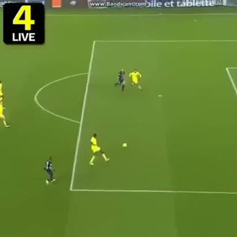 İbrahimoviç'in gol sevinci yaşarken gol atması