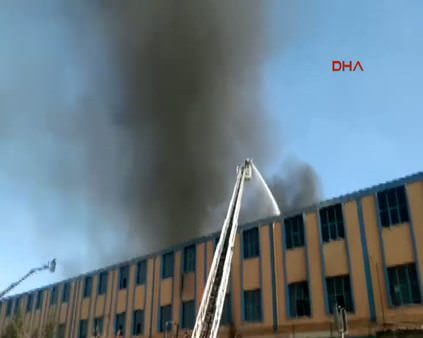 Kayseri'de mobilya fabrikasında yangın çıktı