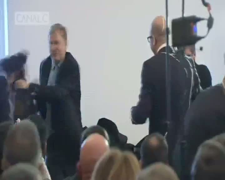 Belçika Başbakanı'na mayonezli saldırı