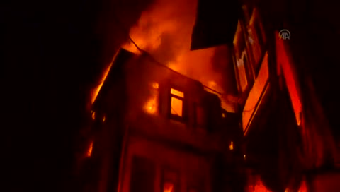 Kastamonu'da tarihi bina yandı