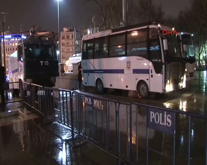 Taksim medyanında ''Yeni yıl'' önlemi