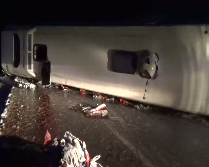 Sivas'ta yolcu otobüsü devrildi: 51 yaralı