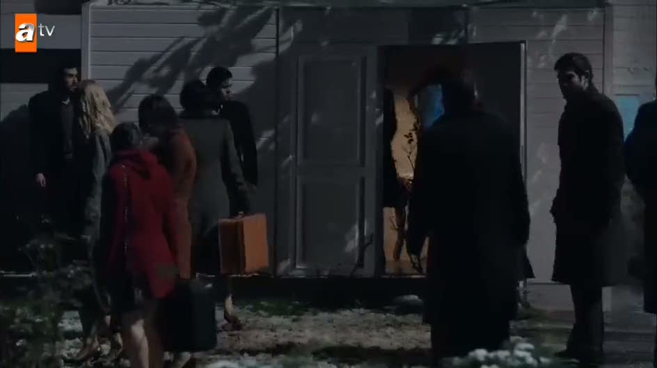 Mahir Kara Sarı Cemal'in mekanını ateşe verdi