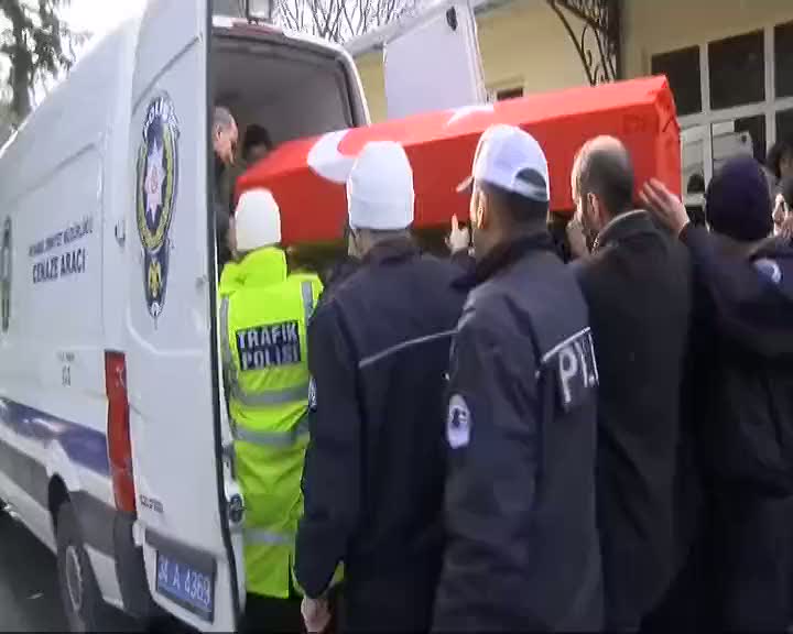 Şehit polisin cenazesi polis eskortu eşliğinde götürüldü