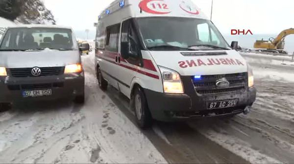 Kar Zonguldak'ta ulaşımı engelledi